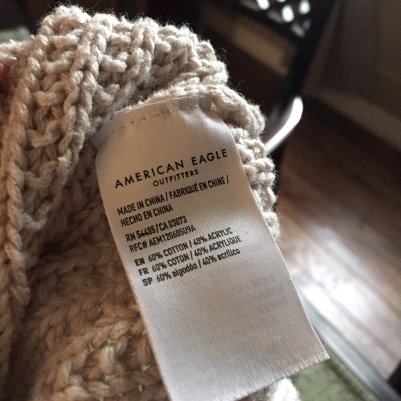 Sweet crocheted sweater - Picture 8 of 9